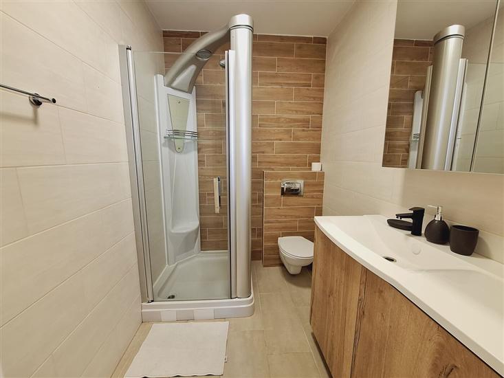 House K1, for 16 persons