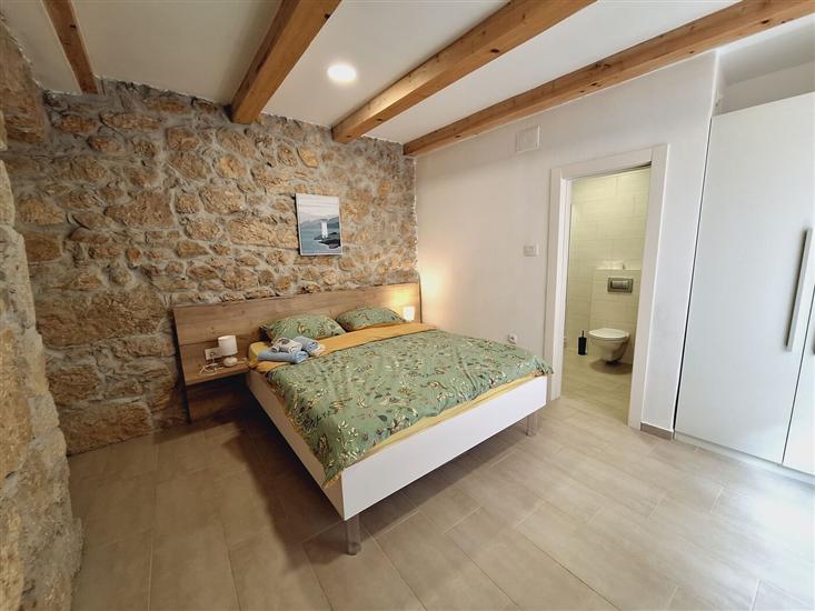 House K1, for 16 persons