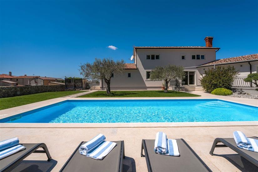 Villa Gemini s bazenom