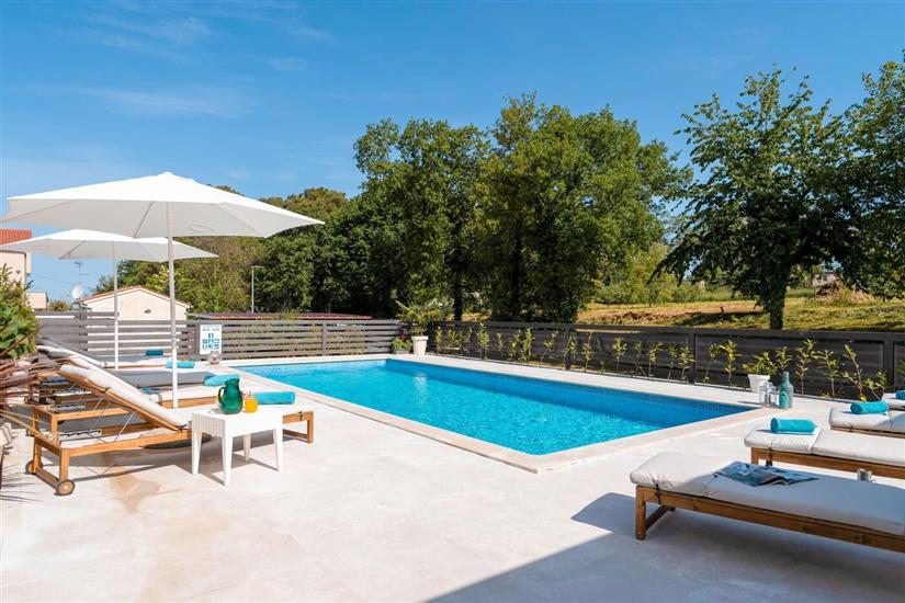 Apartment Residence Mala 1 s bazenom i whirlpool-om