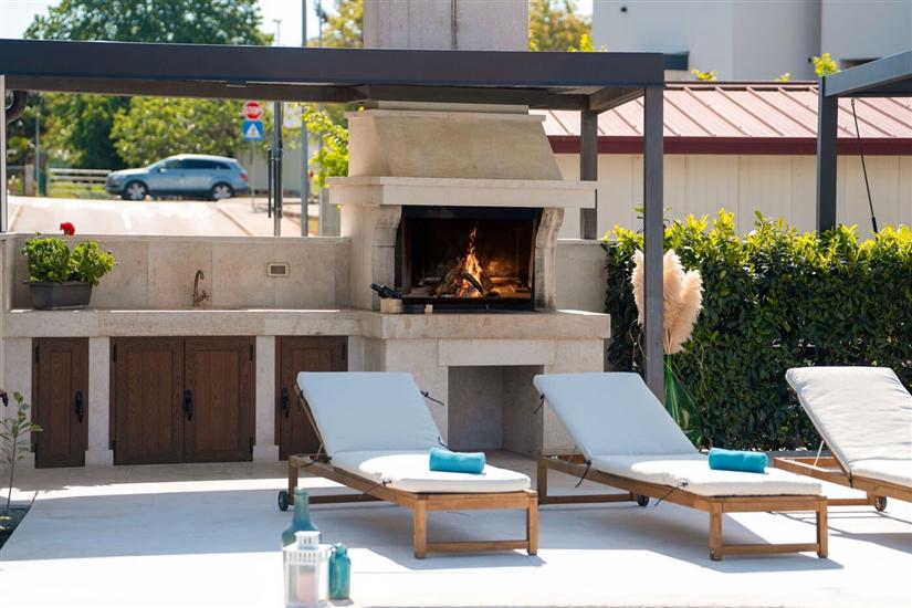 Apartment Residence Mala 2 s bazenom i whirlpool-om