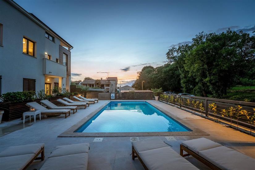 Apartment Residence Mala 2 s bazenom i whirlpool-om