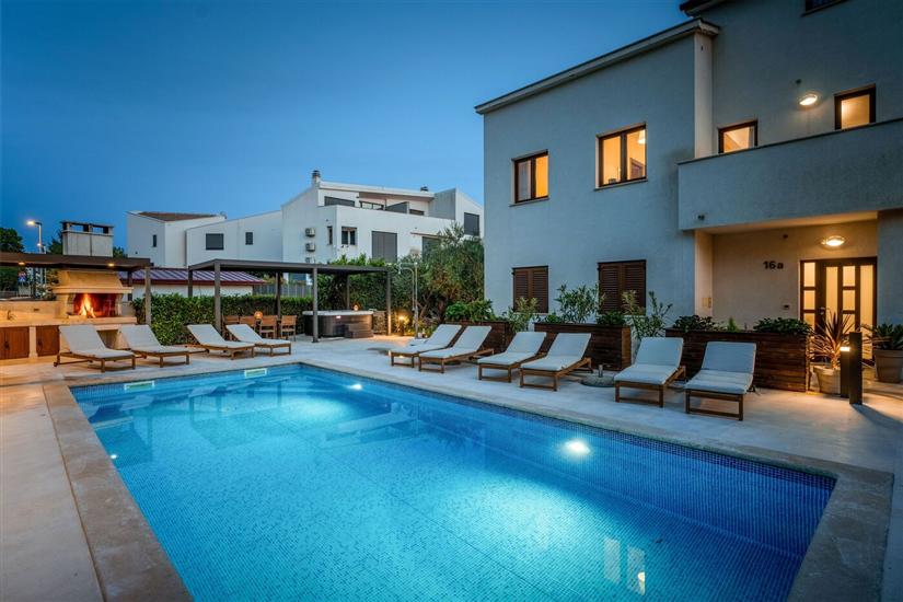 Apartment Residence Mala 2 s bazenom i whirlpool-om