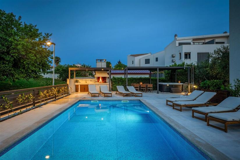 Apartment Residence Mala 2 s bazenom i whirlpool-om