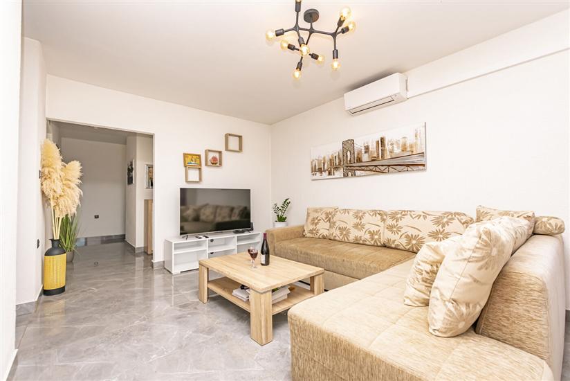 Apartment A1, for 6 persons