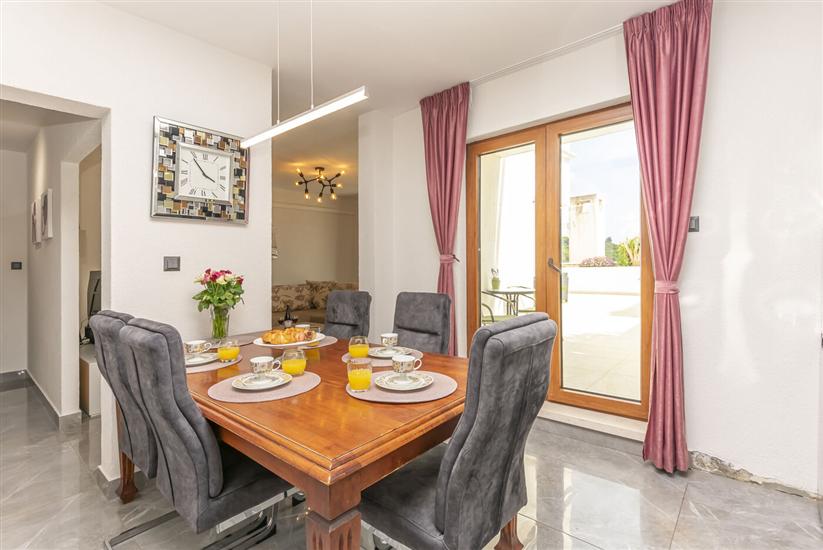 Apartment A1, for 6 persons