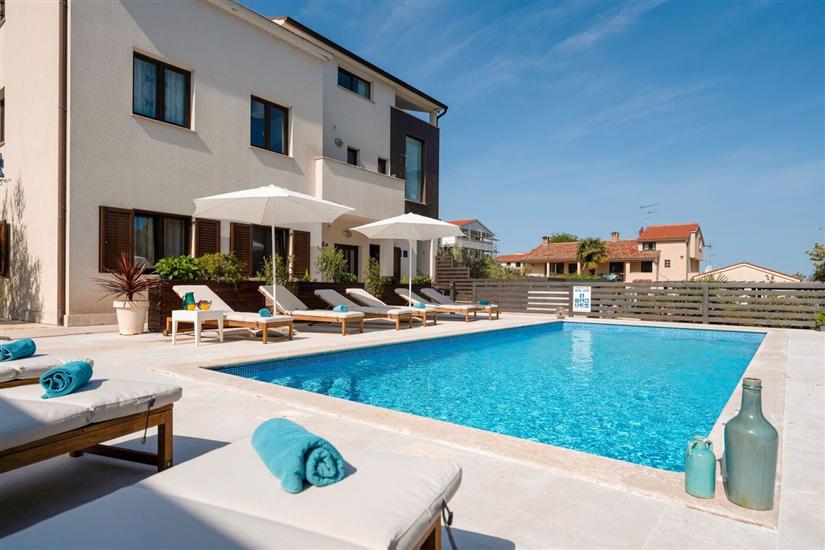 Apartment Residence Mala 4 s bazenom i whirlpool-om