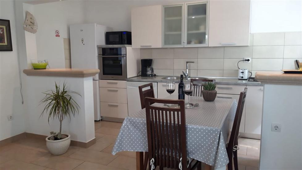 Apartment A1, for 5 persons