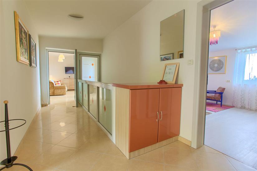 Apartment A1, for 5 persons