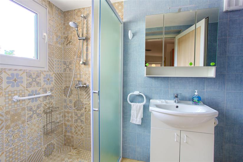 Apartment A1, for 5 persons