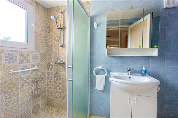 Apartment A1, for 5 persons