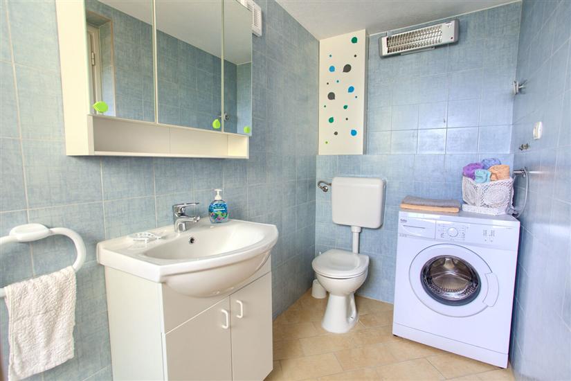 Apartment A1, for 5 persons