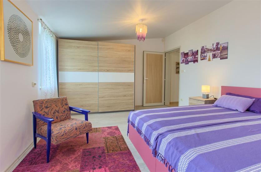 Apartment A1, for 5 persons