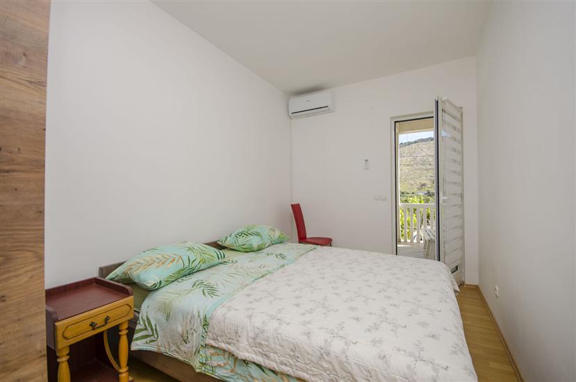 Apartment A1, for 5 persons