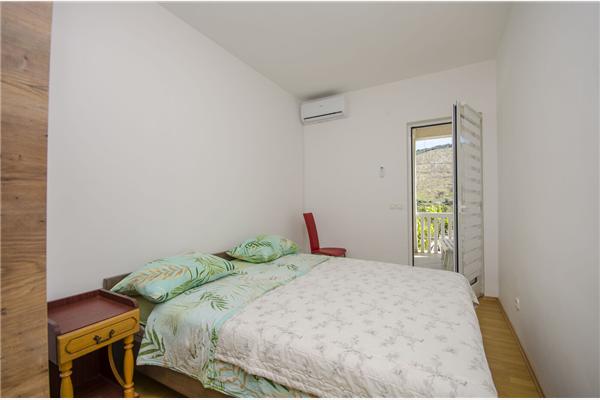 Apartment A1, for 5 persons