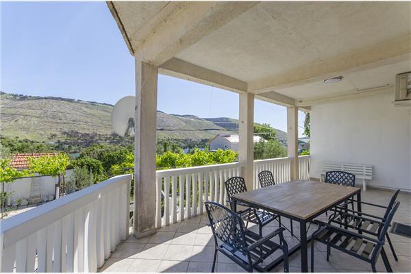 Apartment A1, for 5 persons