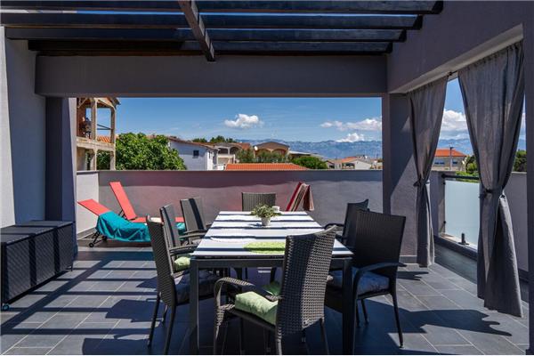 Apartment A2, for 6 persons