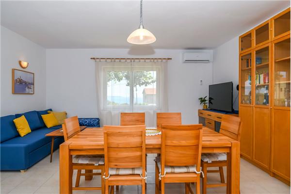 Apartment A1, for 5 persons