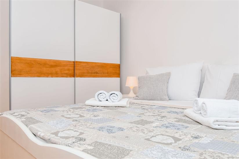 Apartment A1, for 5 persons