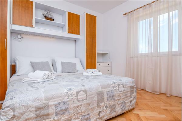 Apartment A1, for 5 persons