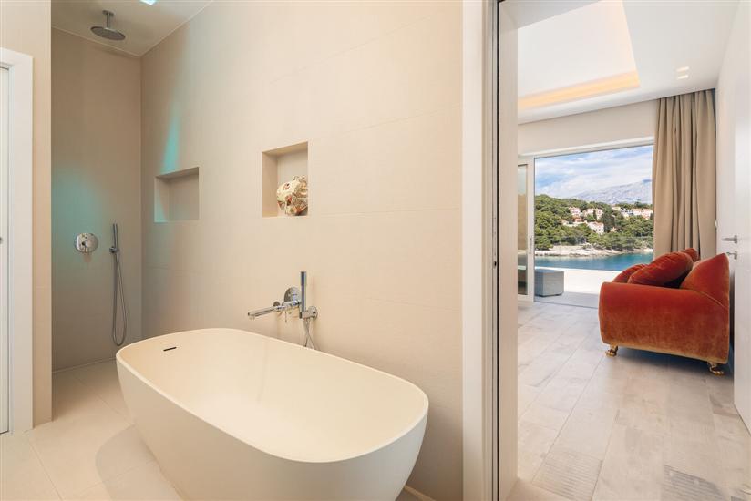 House K1, for 12 persons