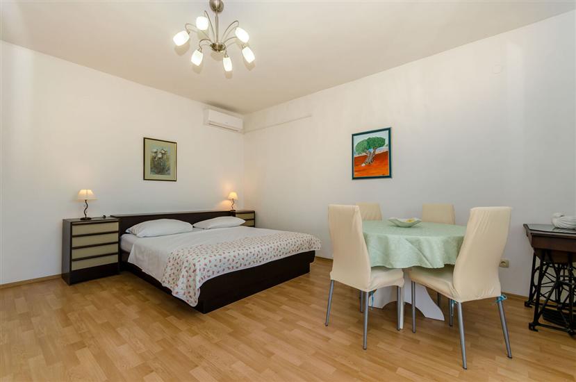 Apartment A2, for 4 persons