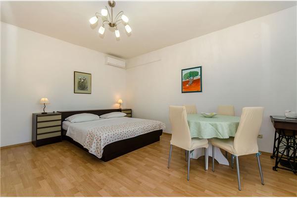 Apartment A2, for 4 persons