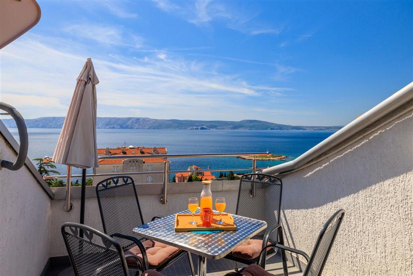 Apartment A4, for 6 persons