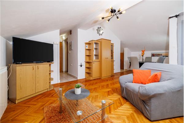 Apartment A4, for 6 persons