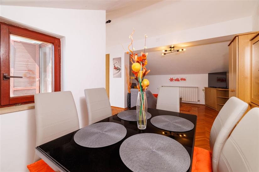 Apartment A4, for 6 persons