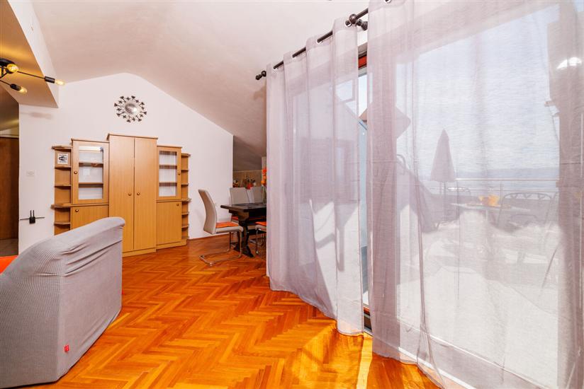 Apartment A4, for 6 persons