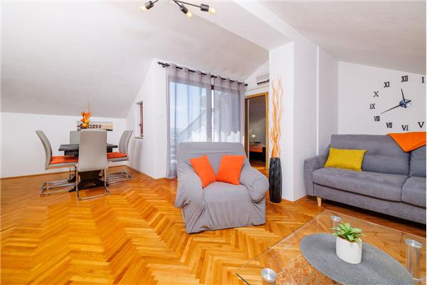 Apartment A4, for 6 persons