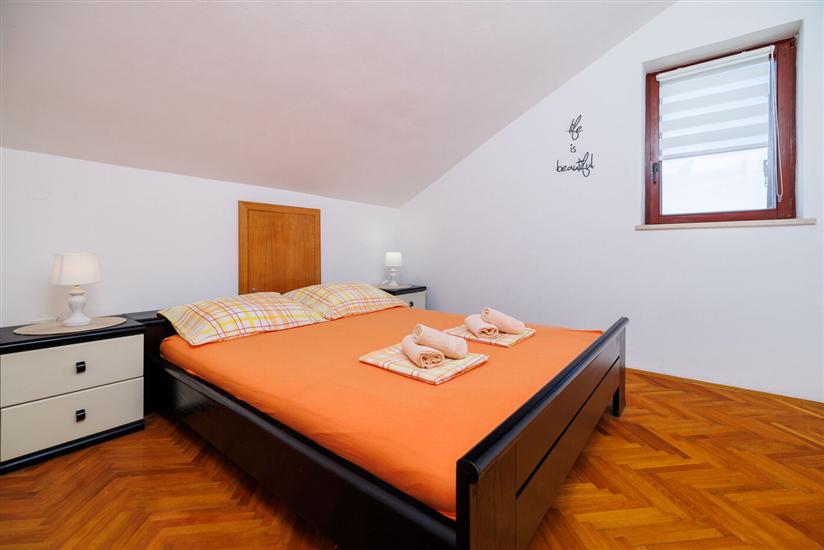 Apartment A4, for 6 persons