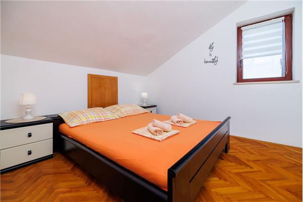 Apartment A4, for 6 persons