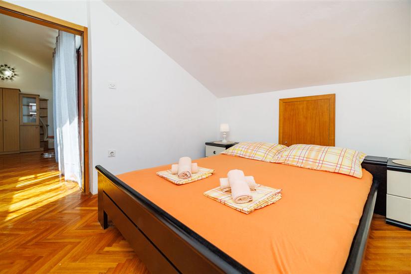 Apartment A4, for 6 persons