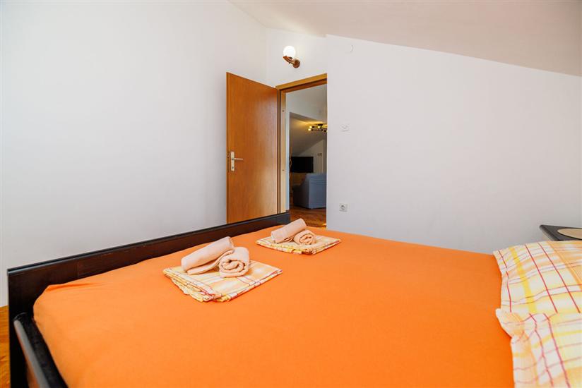Apartment A4, for 6 persons