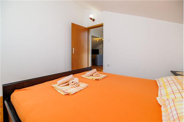 Apartment A4, for 6 persons