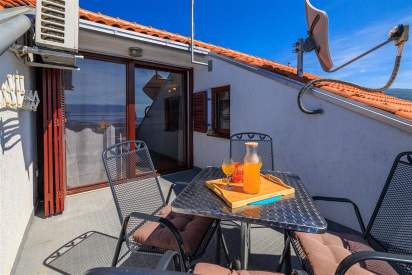 Apartment A4, for 6 persons