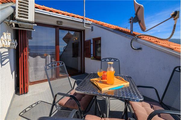 Apartment A4, for 6 persons