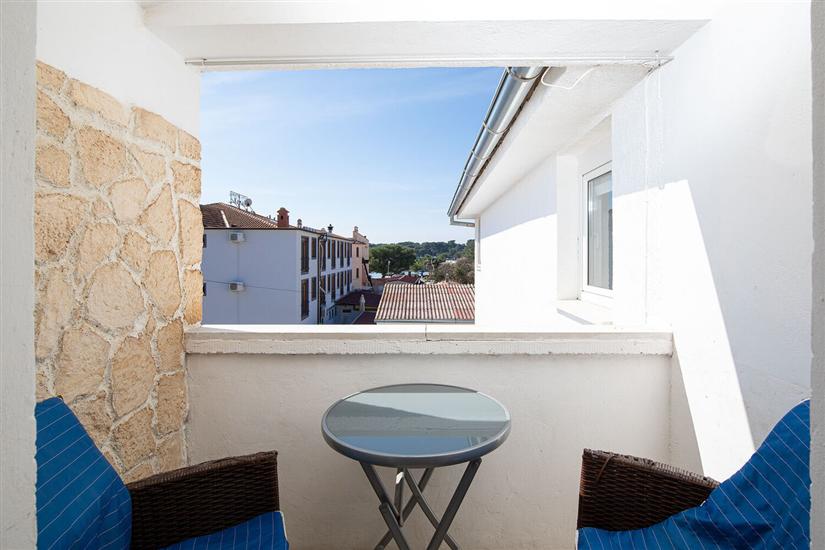 Apartment A2, for 5 persons