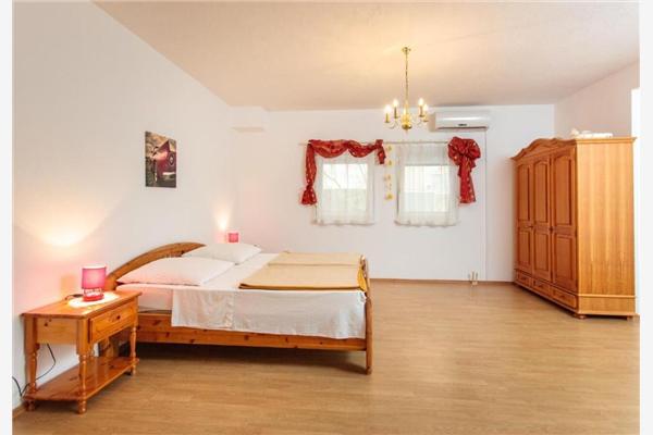 Apartment A2, for 3 persons