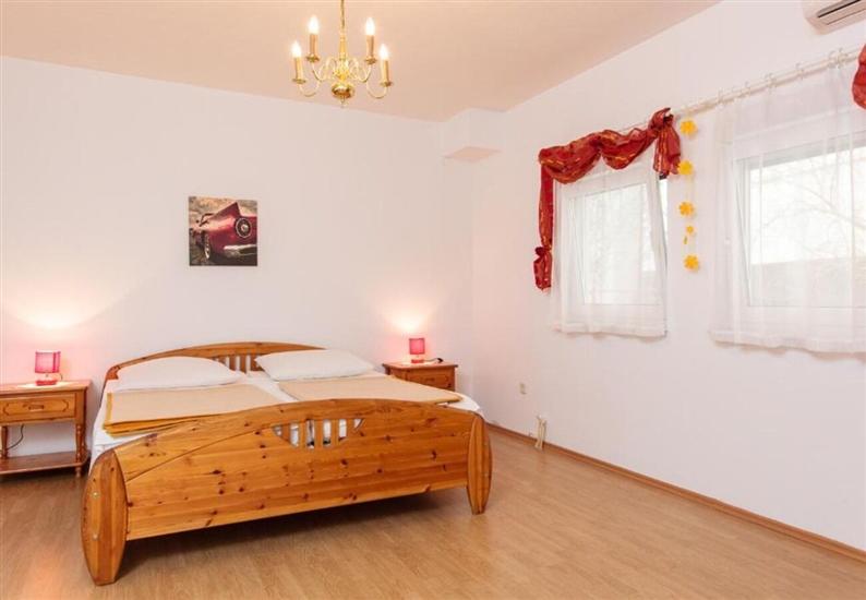 Apartment A2, for 3 persons