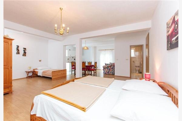 Apartment A2, for 3 persons