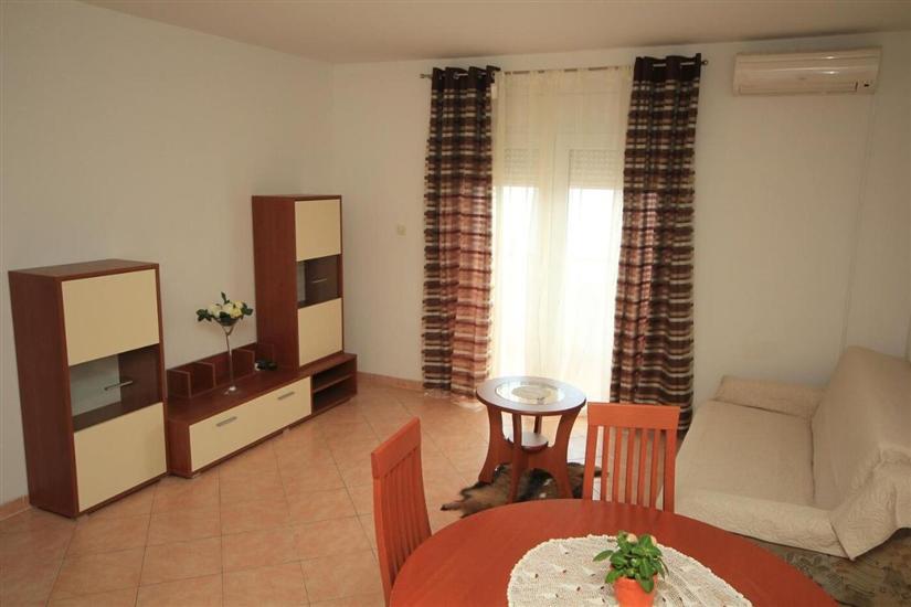 Apartment A1, for 5 persons