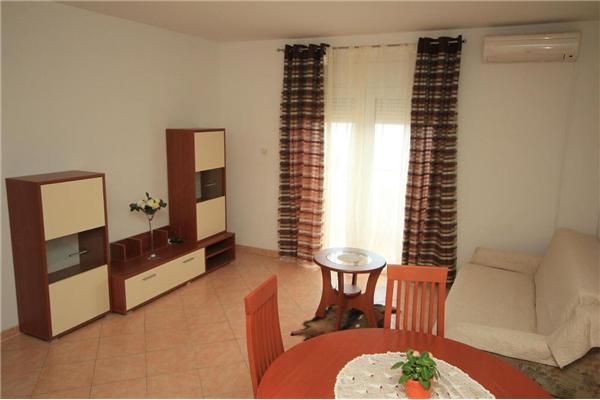 Apartment A1, for 5 persons