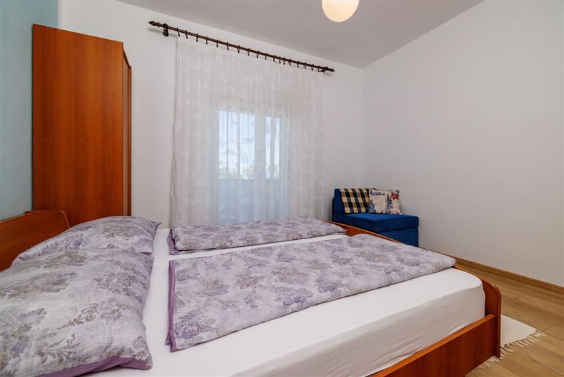 Apartment A1, for 5 persons