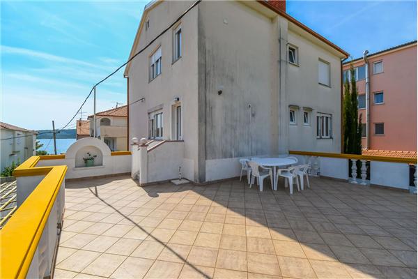 Apartment A2, for 4 persons