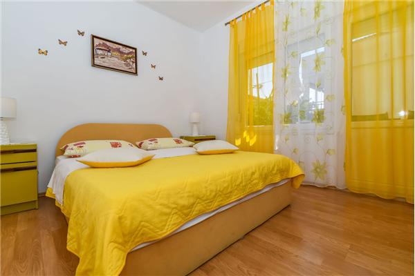 Apartment A1, for 6 persons