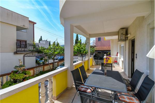 Apartment A1, for 6 persons