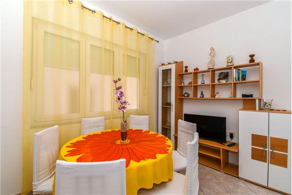 Apartment A1, for 6 persons